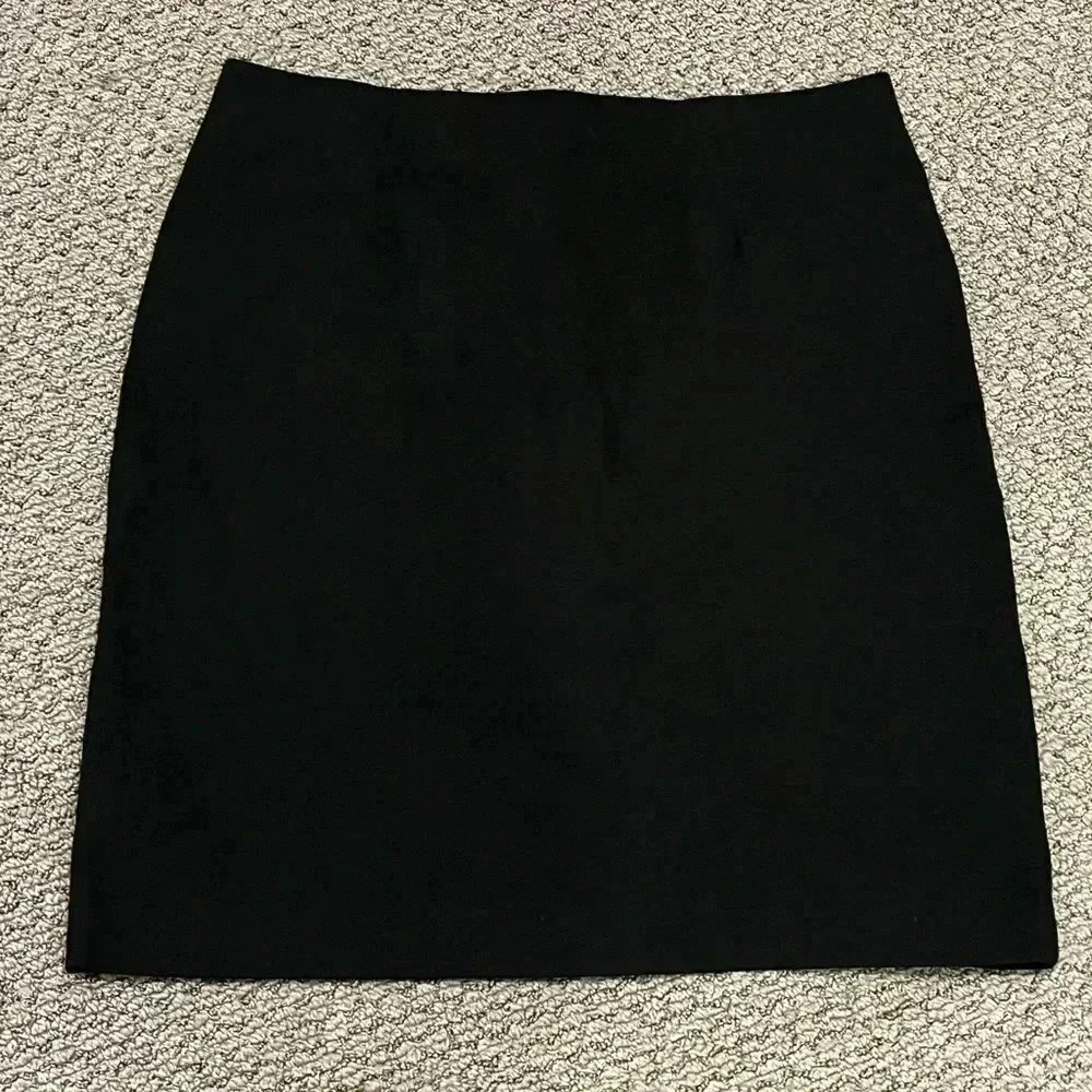J.Jill Classic Black Skirt Ladies Medium Jet Black Stretchy Perfect Staple Pc